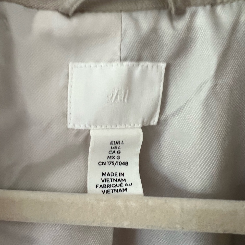 H&M Women’s Cream Blazer | Size Large - Picture 5 of 6